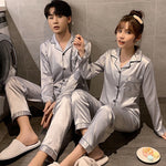 Pyjama pour Couple en Satin à Manches Longues Couleur Gris